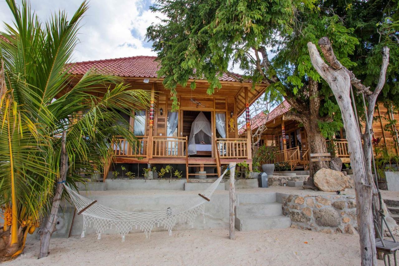 Wooden Beach Sunset Cottages Nusa Lembongan  Exterior photo